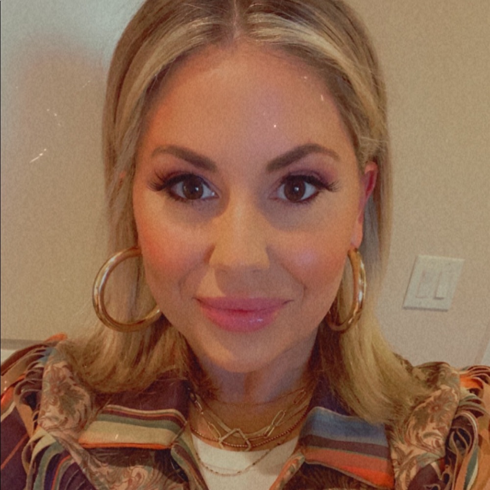 Meet your Posher, Kelly